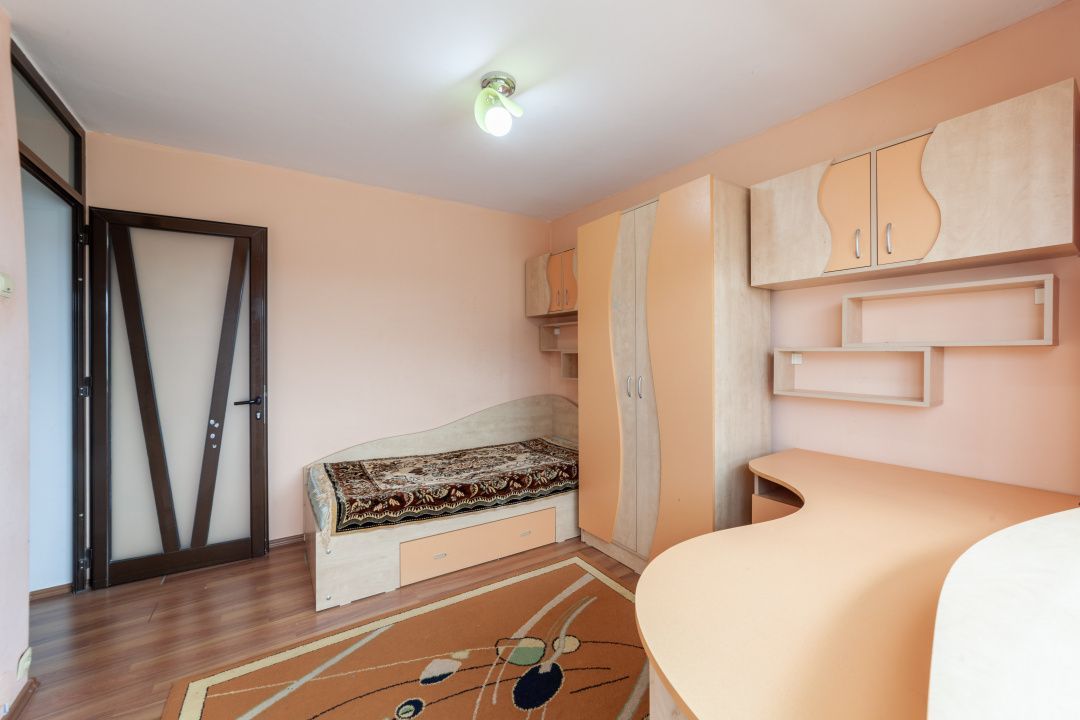 APARTAMENT DECOMANDAT - TRIVALE - ETAJ INTERMEDIAR - Poză 3