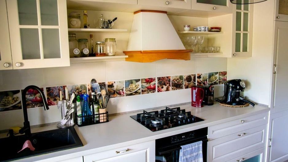 Casă complet mobilată P+1+M - Curte şi loc de parcare- - Poză 7