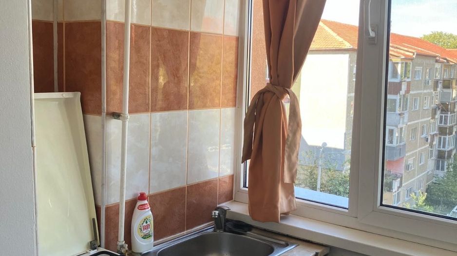 Vanzare 2 camere, decomandat, Aradului Vest - Poză 3