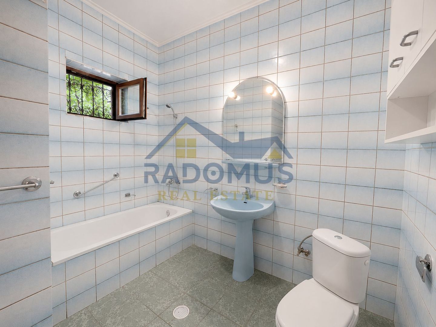 Vila 4 camere | Teren 532 mp | Piscina si foisor | Str. Lupeni - Poză 19