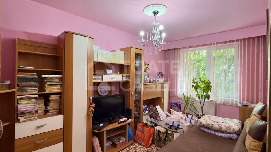 Apartament cu 3 camere decomandate, etaj intermediar, zona Hermes - Poză 3