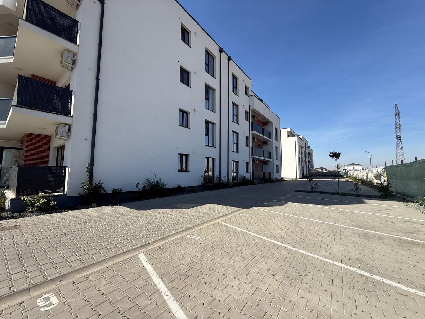 Apartament 2camere 77mp unic în ansamblu, cu terasă atipică și vedere panoramică - Poză 2