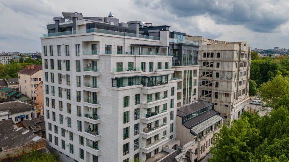 Vânzare, apartament, 3 odăi + terasă, str. Teatrală, Centru - Poză 1