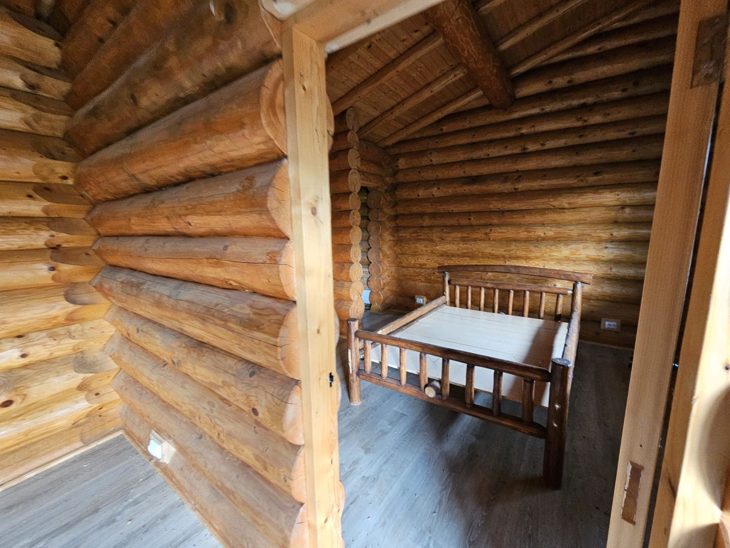 Casă din bârne, construcție 2012, Cotmeana,  DN 7, Pitesti - Valcea - Poză 16