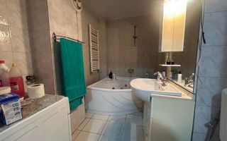 De vanzare Apartament 3 camere zona de jos - Poză 13