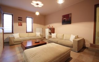 O casa deosebita cu Piscina - Poză 14