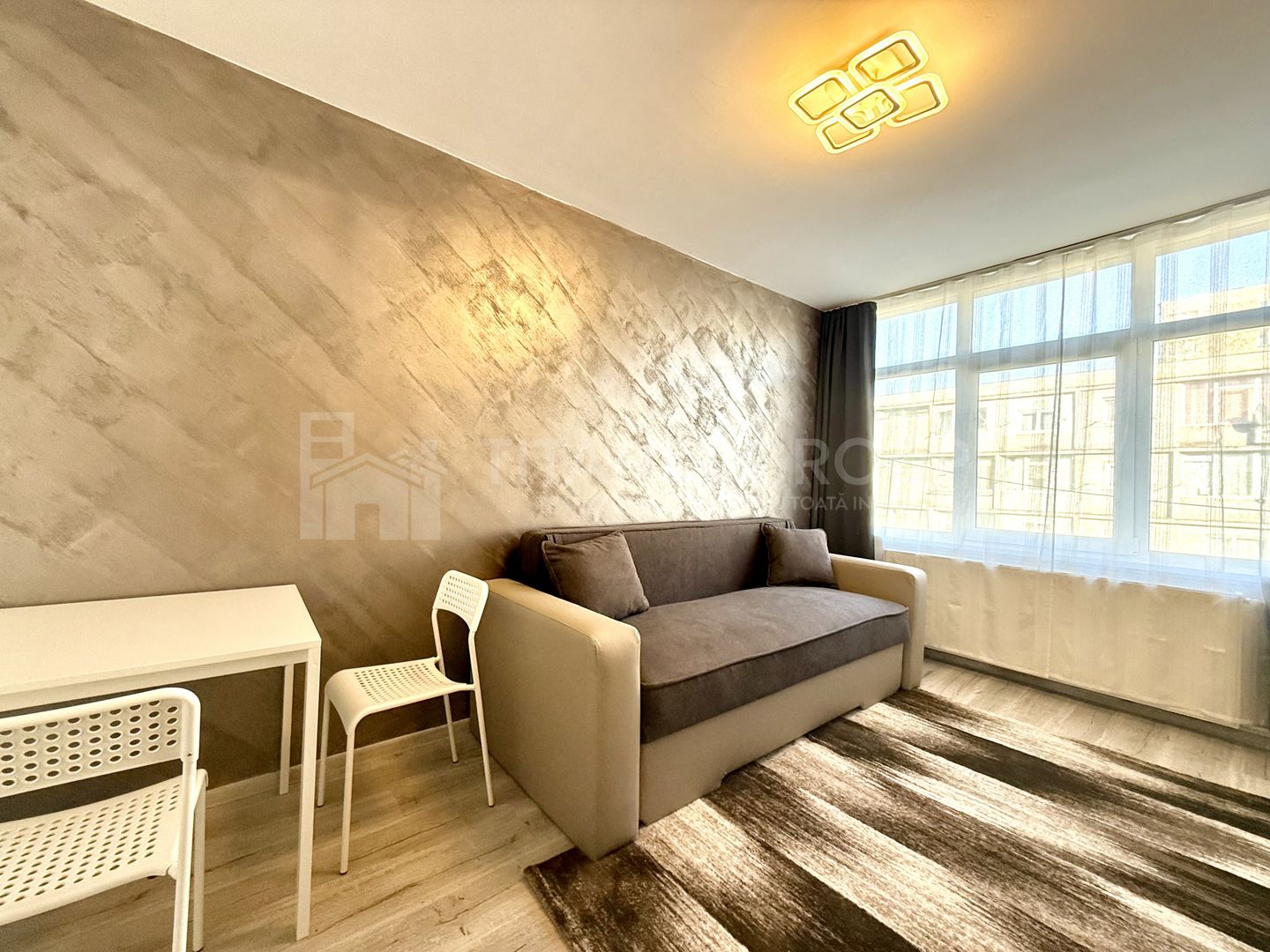 Garsoniera decomandata, etaj intermediar - Zona Tractorul, Coresi - Poză 2