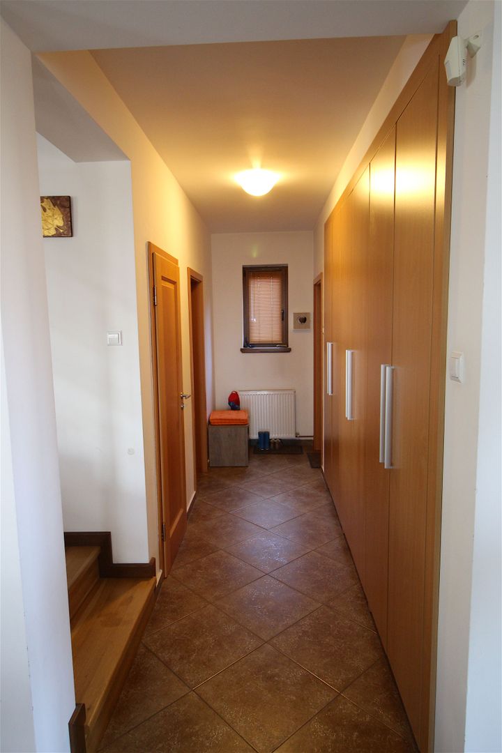 Casă / Vilă cu 5 camere de vânzare în zona Dumbravita - Poză 7