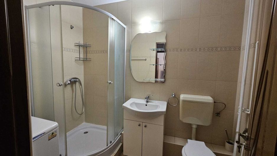 Închiriez garsonieră modernă, Piața Muncii, boiler, metrou aproape - Poză 4