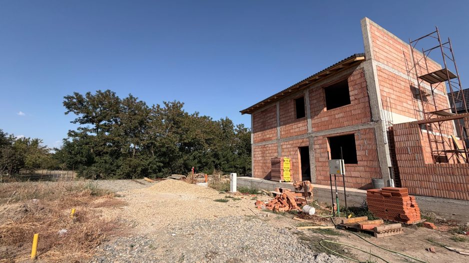 CASA INDIVIDUALA- ZONA SAGULUI - Poză 1