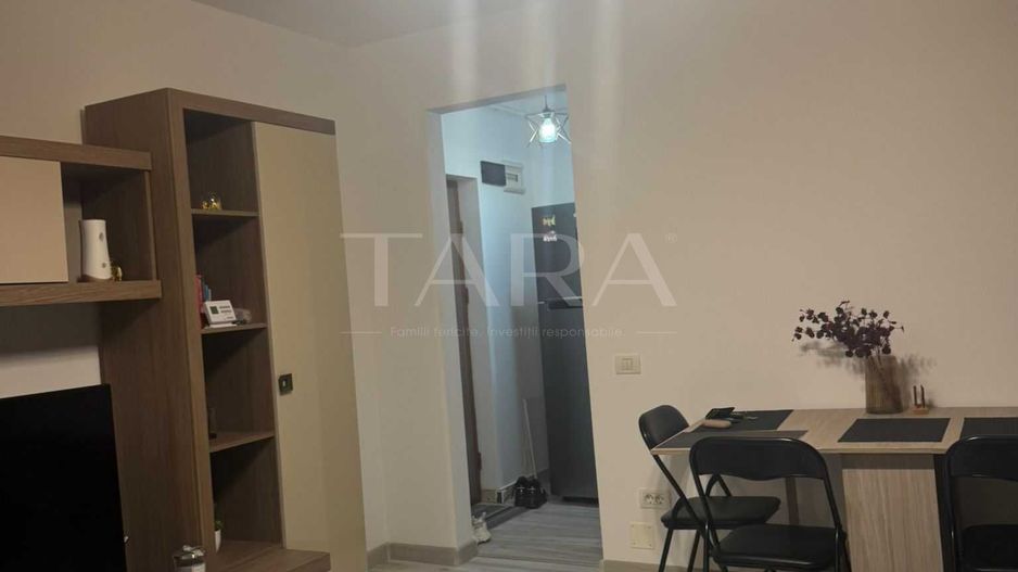 Apartament 2 camere, mobilat și utilat complet, loc de parcare, balcon - Poză 1