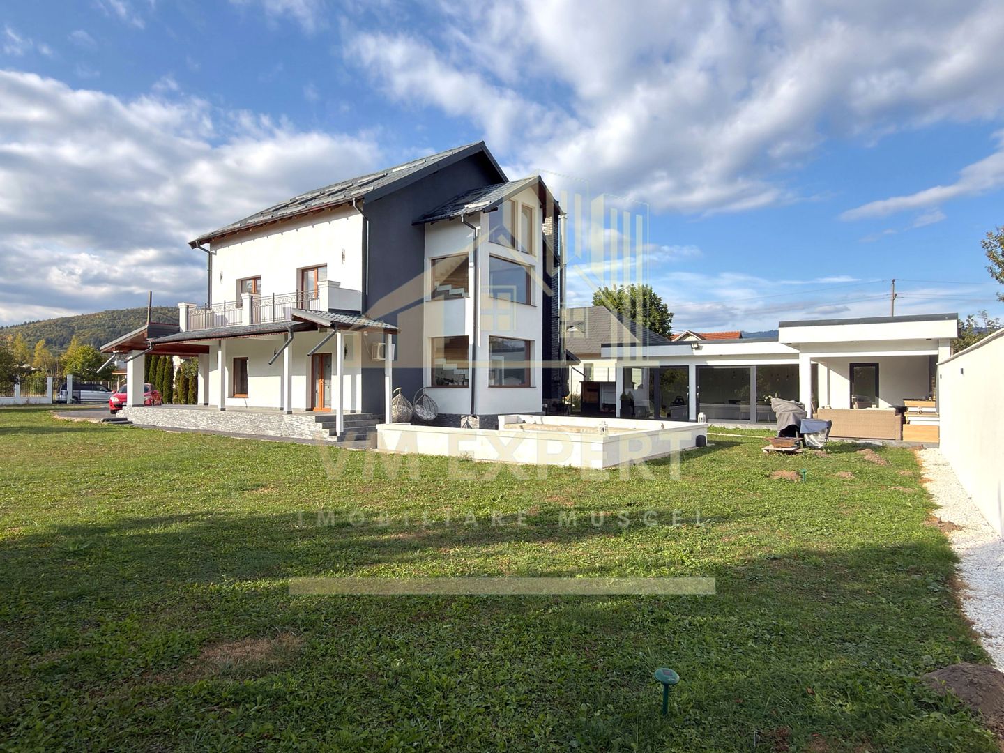 CASĂ 5 CAMERE TEREN 1600 MP CAMPULUNG - Poză 64