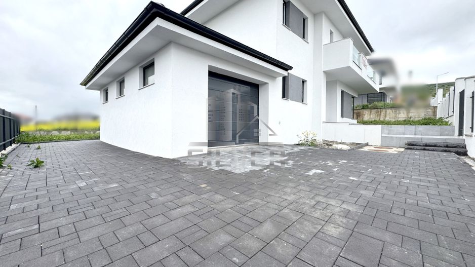 Casa individuala cu teren de 500 mp in zona accesibila. - Poză 1