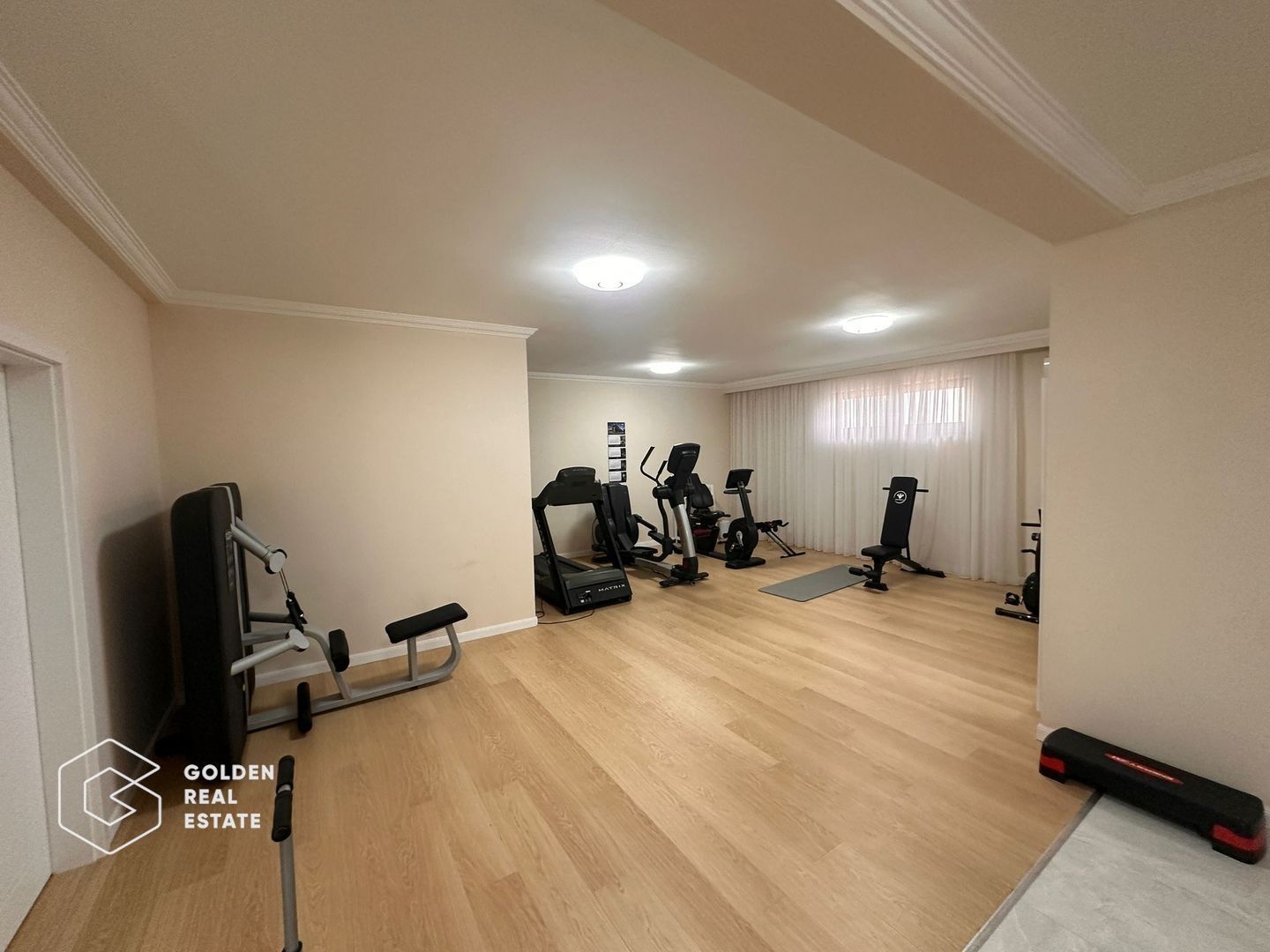 Apartament premium, zona Subcetate, 3 camere, 2 bai, loc parcare, sala, piscina - Poză 10