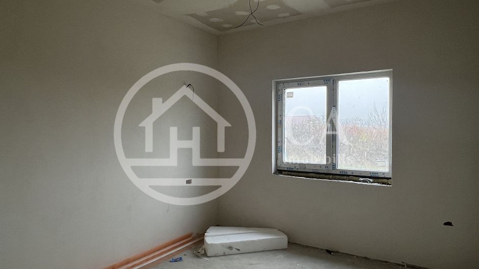 Casa pe nivel cu 4 camere de vanzare in Cihei, Bihor - Poză 12