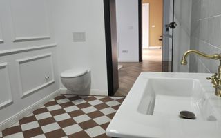 Casă renovată integral – ideală pentru activități profesionale - Poză 14