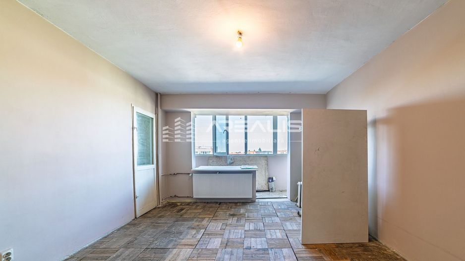 Apartament 3 camere tip Samantha, zona Polivalentă - Poză 2