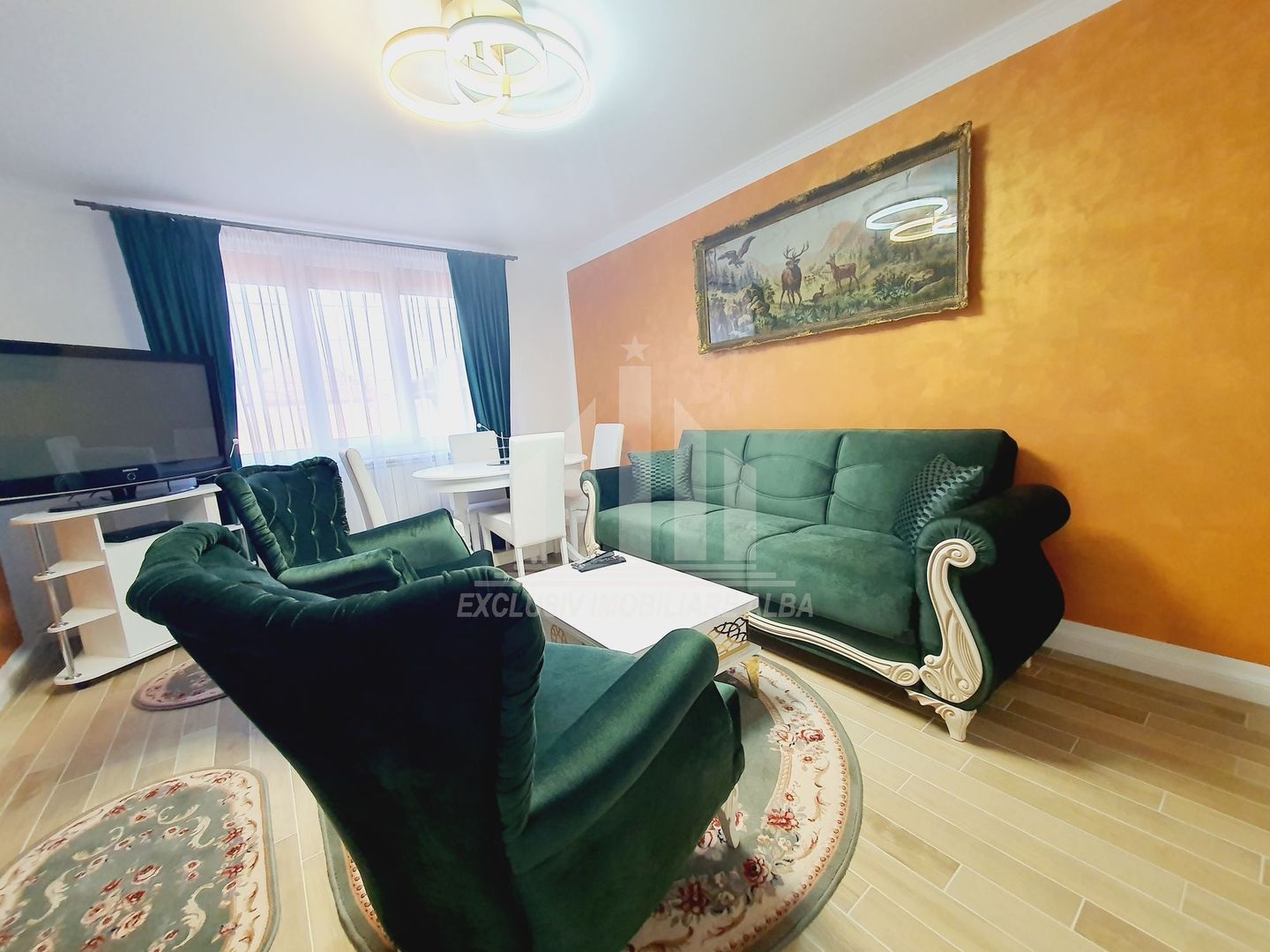 Apartament cu 3 camere decomandate, Centru - Poză 1