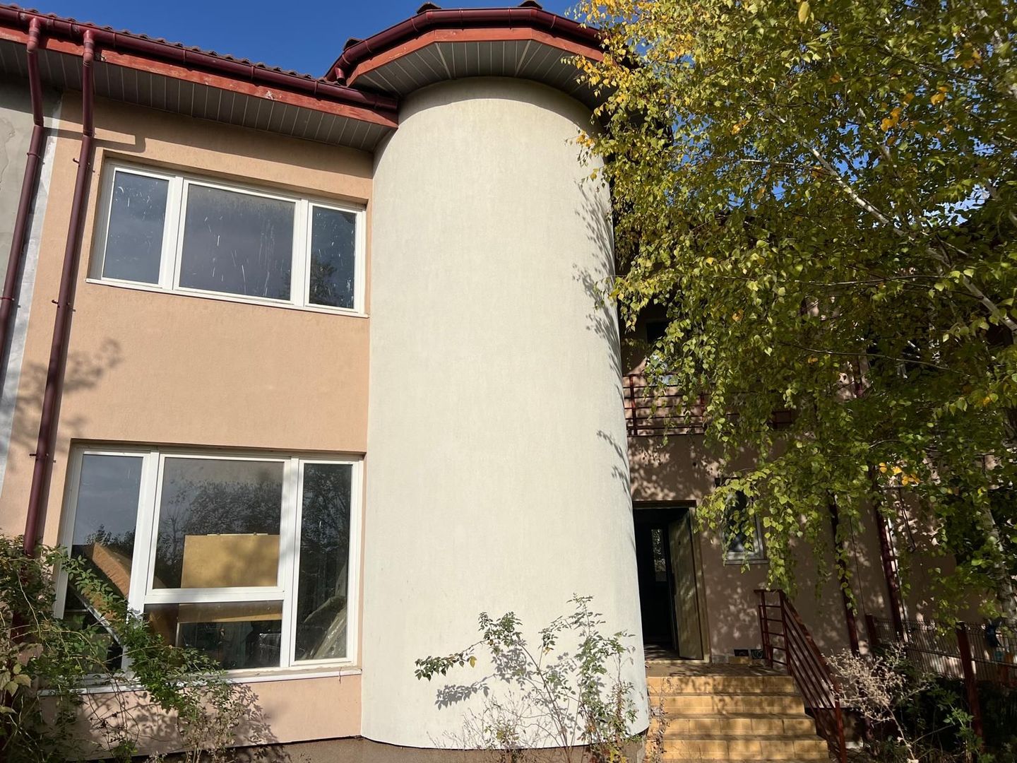 Casa la gri in Pipera  cu potential 1000 euro m2 - Poză 37