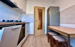 Apartament decomandat 3 camere de închiriat în Piața Bălcescu - Poză 8