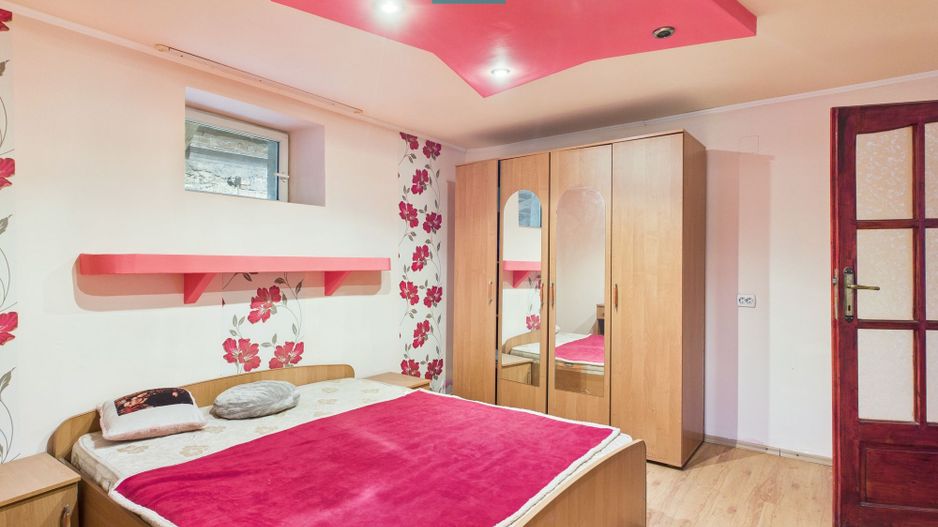 Casă cu 4 camere în Chișineu Criș - Poză 4