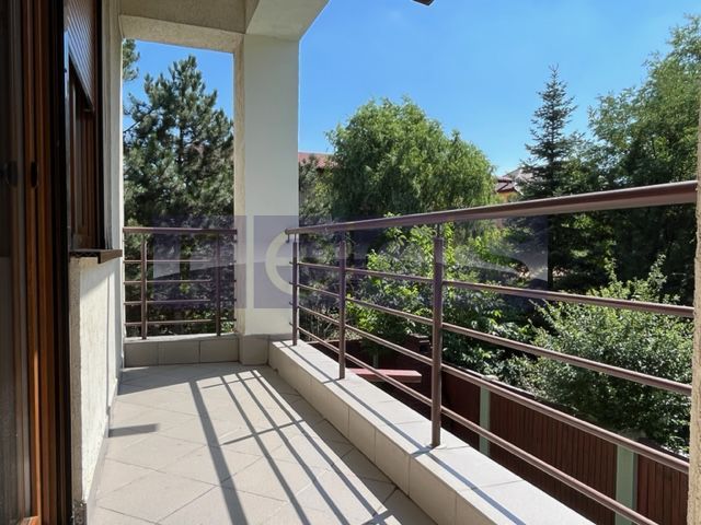 Vila spatioasa 6 dormitoare | gradina | Garaj - Poză 12