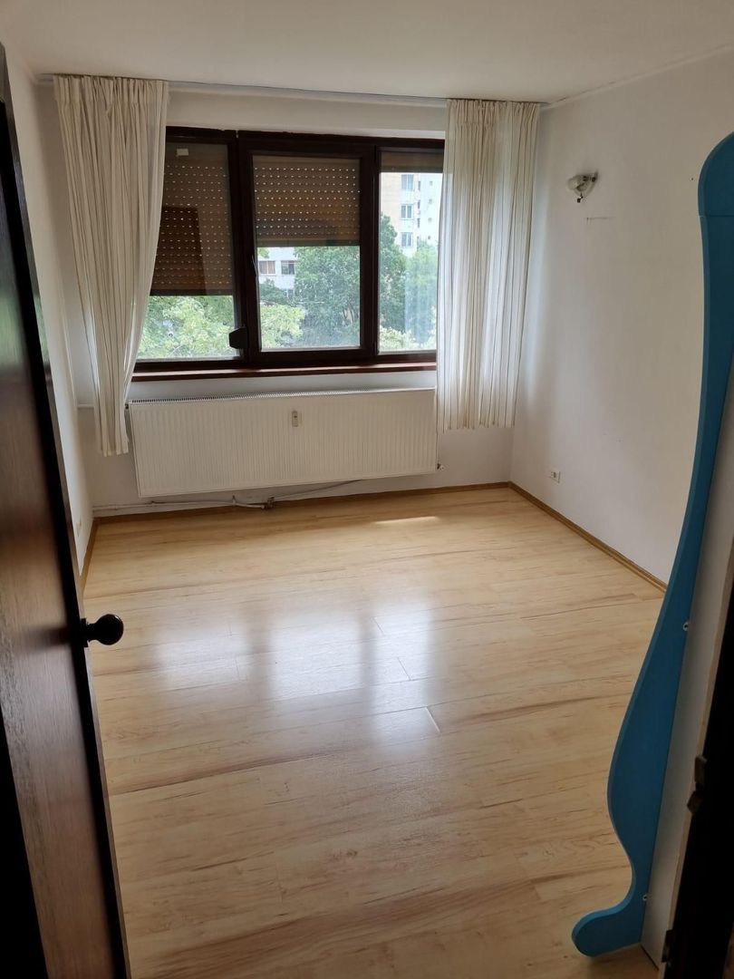 Apartament luminos 3 camere. Bld. Obregia. Zona Cultural. - Poză 6