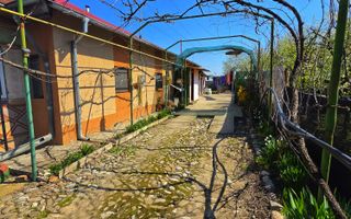 Casă 4 camere, 685 mp teren, renovată 2011 – Mănești, Zalhanaua - Poză 1