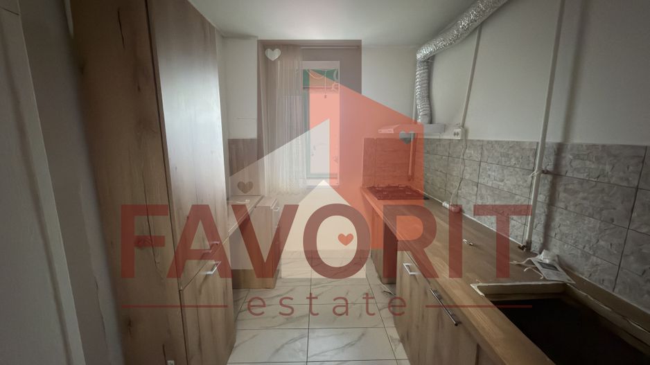 Etaj intermediar. Bloc izolat. Bucatarie inchisa - Poză 3