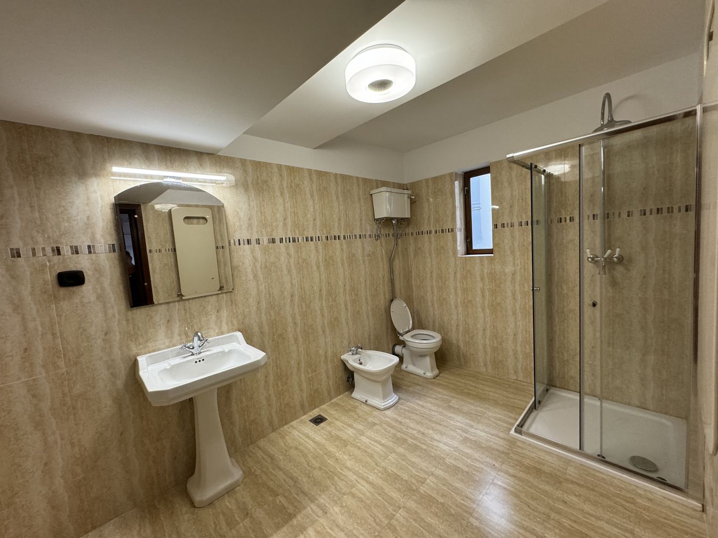 Universitate 20 camere arhitectura interbelica garaj curte piscina - Poză 21