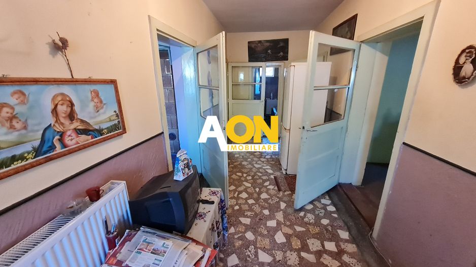 Casa 4 camere, 93 mp Construit, Teren 468 mp, Zona Cetate - Poză 4