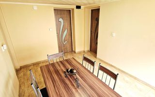 Vand casa recent renovata cu 900 mp curte si gradina in Carpinis - Poză 8