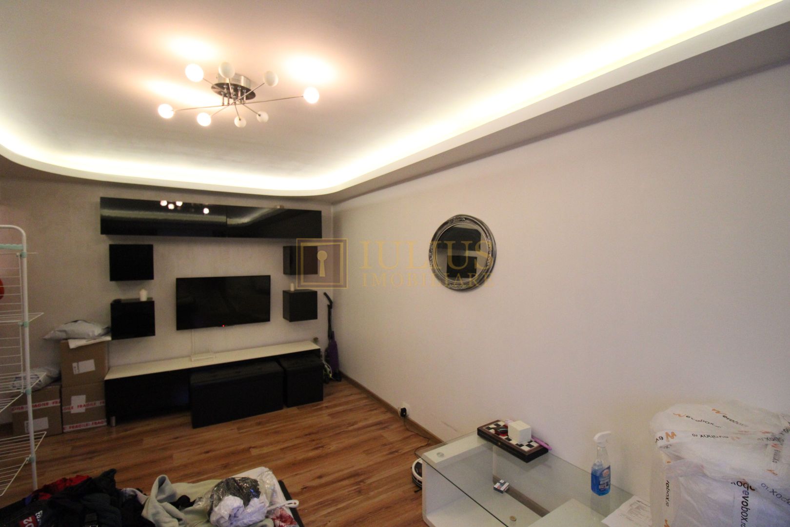 Zona Lipovei, 3 camere, centrala proprie. - Poză 1