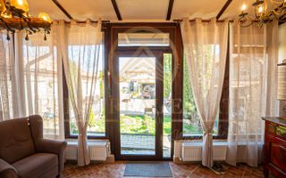 Casa De Vanzare in Palazu Mare - Teren de 455 mp cu Piscina si Garaj - Poză 7