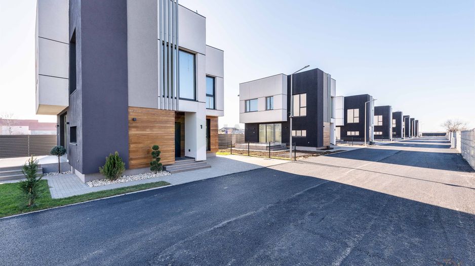 Vila Individuale de Lux în Tunari - Poză 18