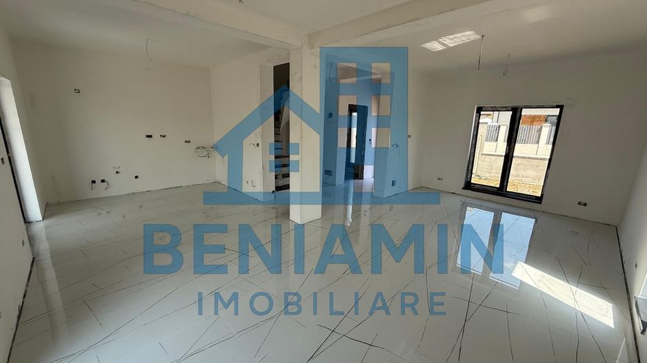 Casa P+1 Selgros-3 Dormitoare-2 Bai-Living-Bucatarie-250mp teren - Poză 3