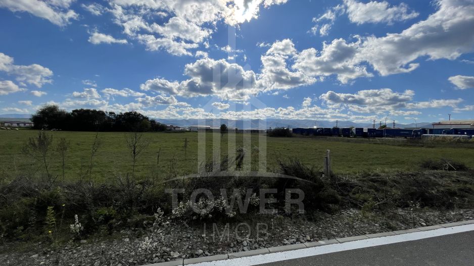 Teren industrial de vânzare în Cristian – 6.000 mp, deschidere la drum asfaltat - Poză 3