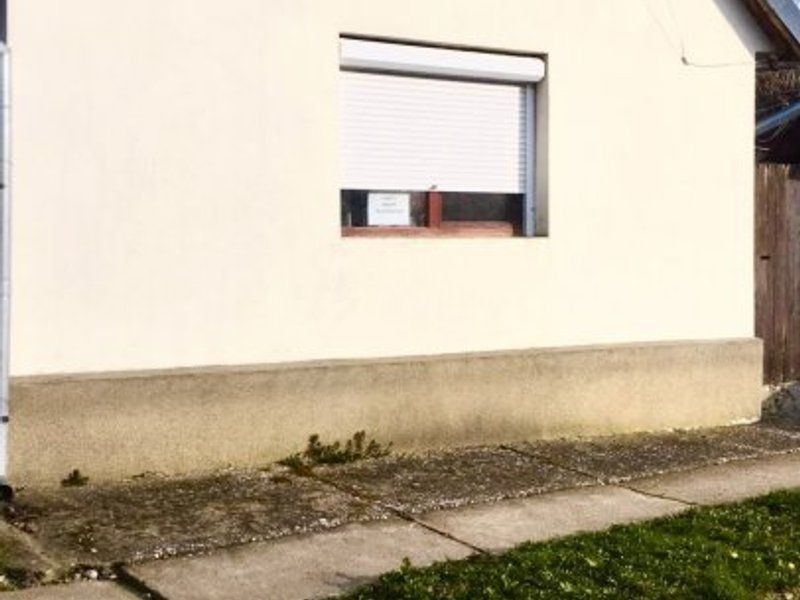 Casa situata central cu teren în suprafață de 5036 mp - Poză 3