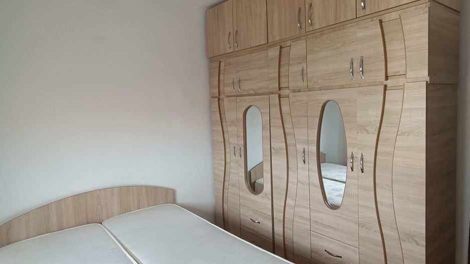 Apartament de vanzare 2 camere 50 mpu etaj 3 mobilat utilat Alba Iulia - Poză 1