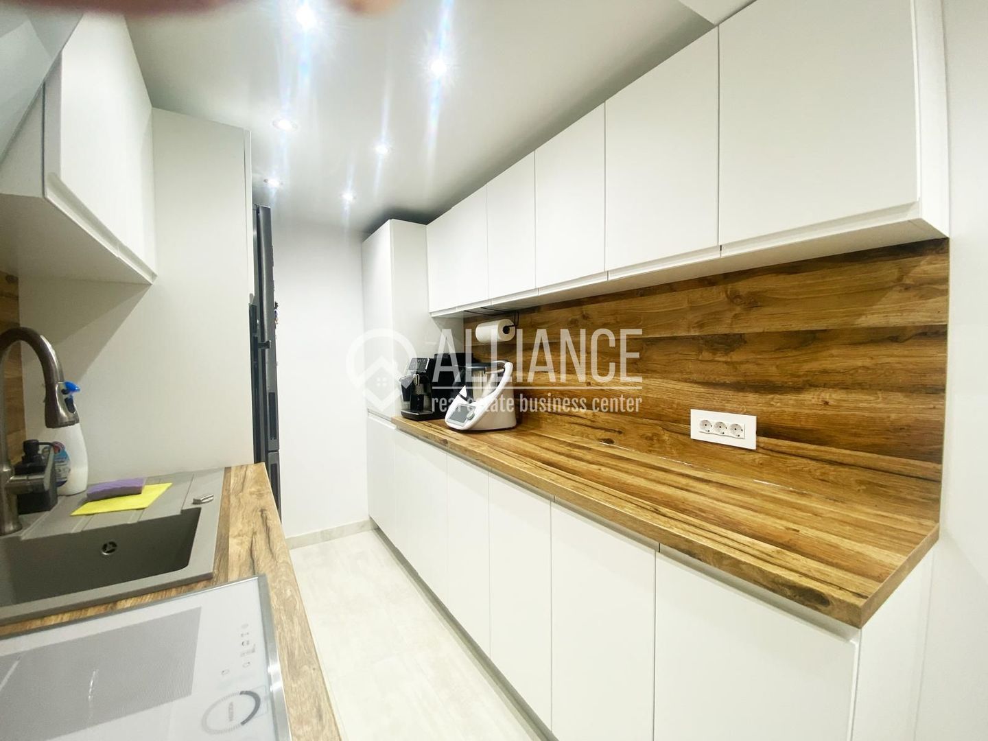 Valu lui Traian (COD 07) Casă  3 camere cu teren  de 930 mp - Poză 3