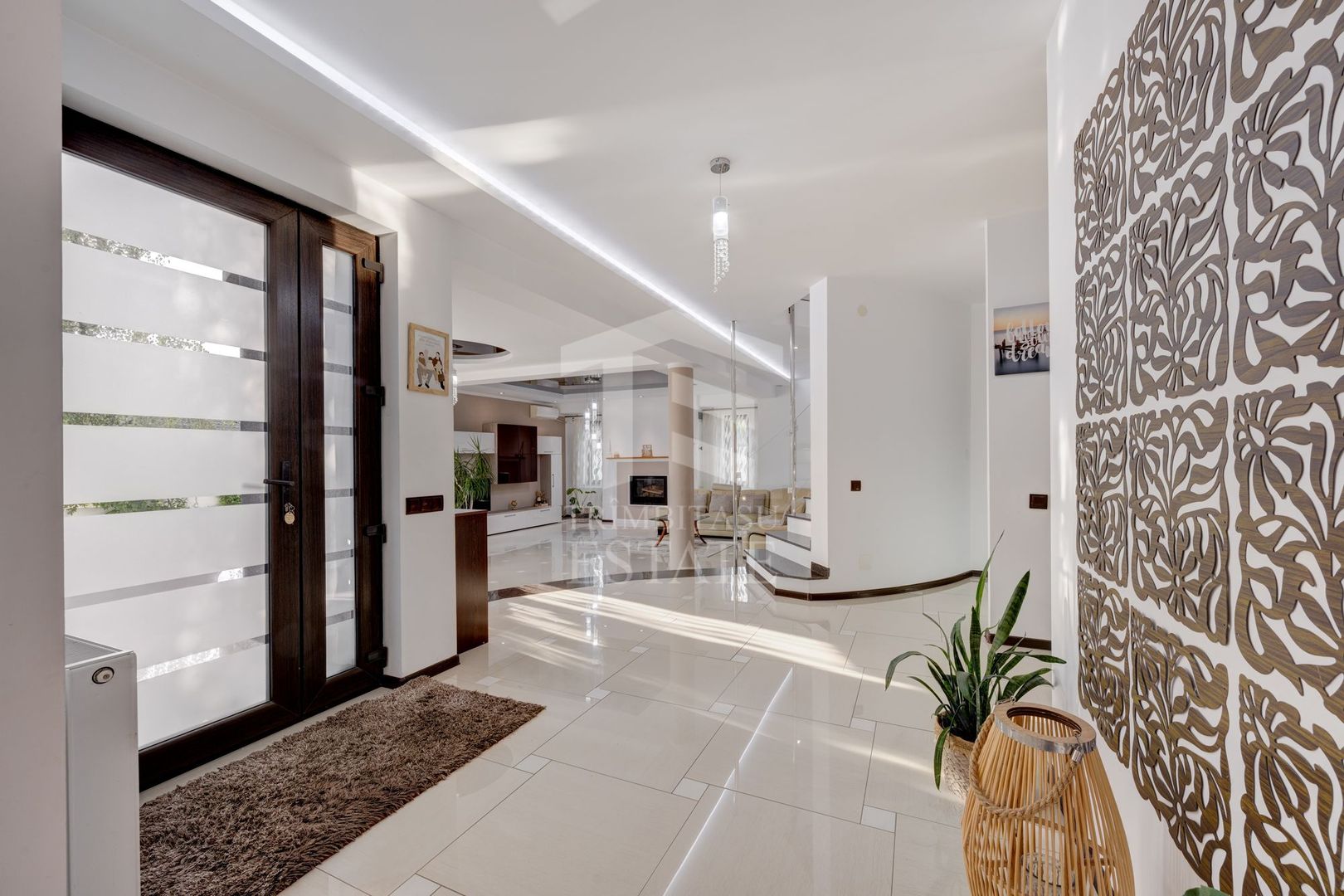 Vilă 342 mp cu piscină și 800 mp teren / 4 dormitoare / Pleașa - Poză 4