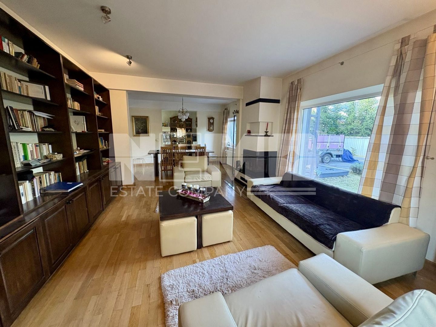 CASĂ TIP DUPLEX | ÎNTR-O ZONĂ LINIȘTITĂ | 6 CAMERE | RĂDĂUȚI - Poză 7