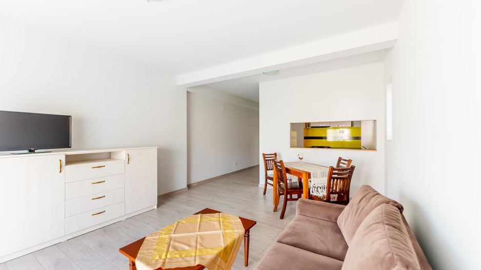 De închiriat apartament 2 cam deluxe în Subcetate - Poză 1