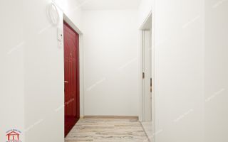 Vanzare apartament elegant cu 2 camere( Papadie) , etaj 4,105.000 EURO - Poză 3