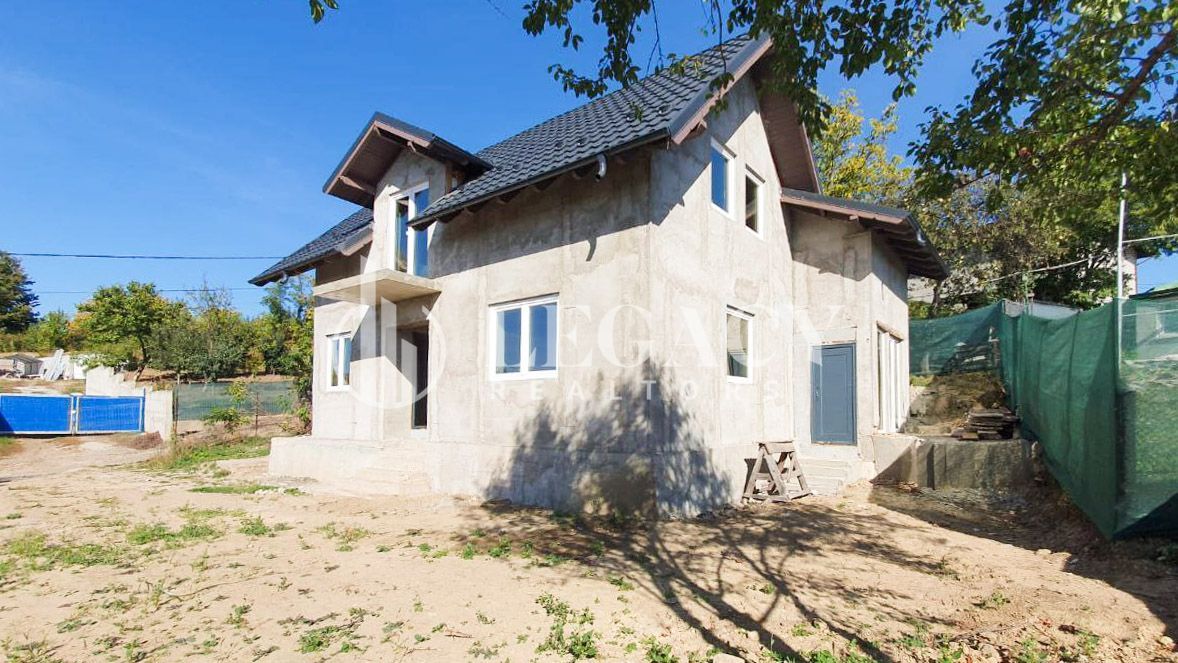 PREȚ REDUS!!! Vilă de vânzare, str. Porumbelului nr. 22, Botoșani - Poză 1