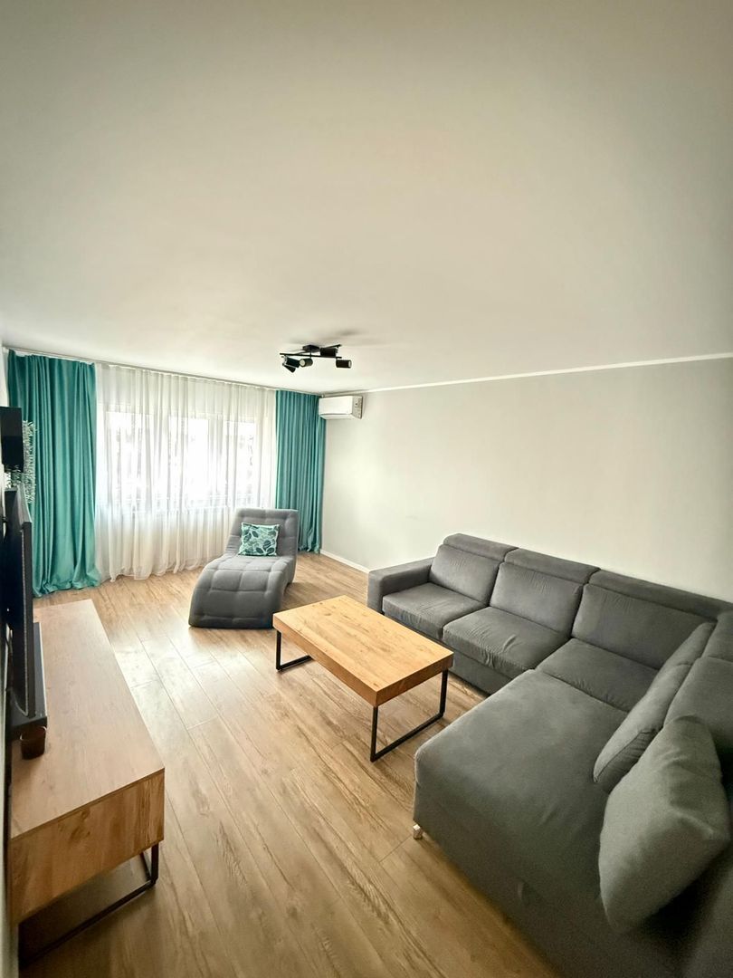 Vând apartament de lux 3 camere, decomandat, 72 mp, etaj 3/4 - Poză 2