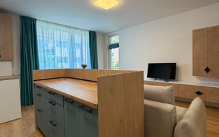 Apartament 3 camere, 2 bai, balcon, etaj intermediar, parcare - Poză 3