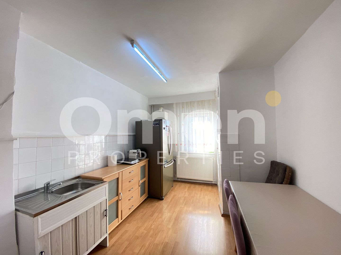 Apartament spatios cu 4 camere decoamndat, zona Republicii - Poză 13