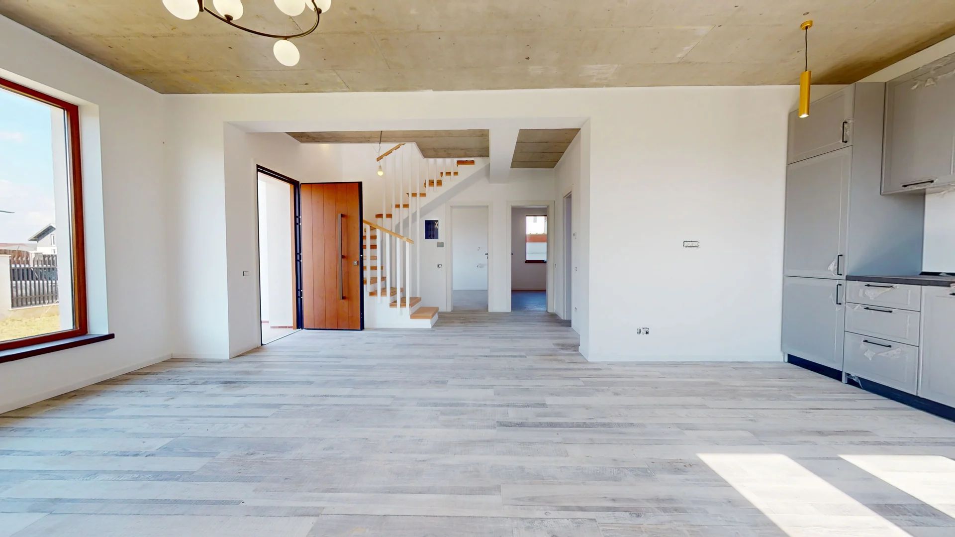 Vila cu arhitectura deosebita in Izvor-Tarlungeni - Poză 5