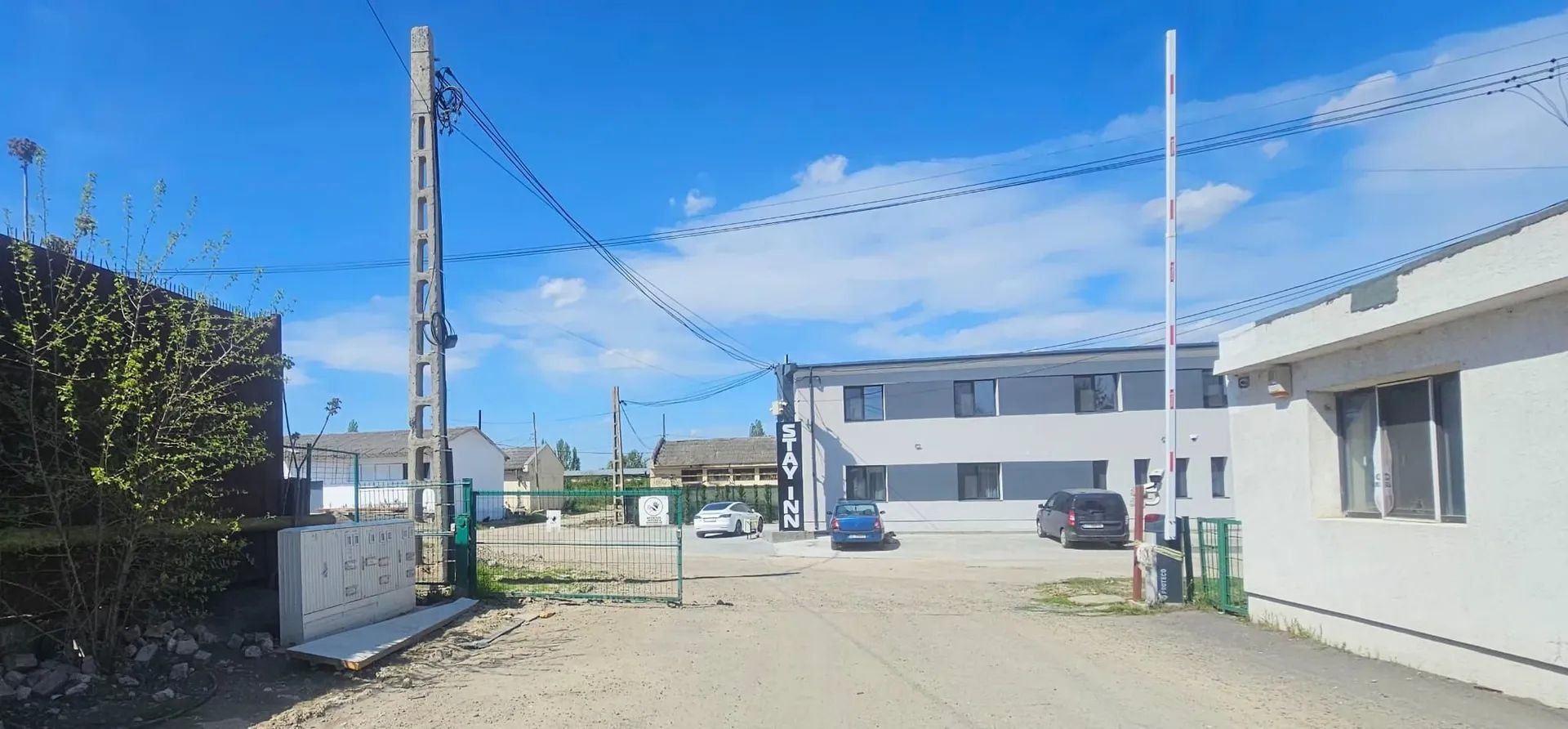DE ÎNCHIRIAT – TEREN INTRAVILAN 2.077 MP - ZONA INDUSTRIALA - STR. MACULUI - Poză 1